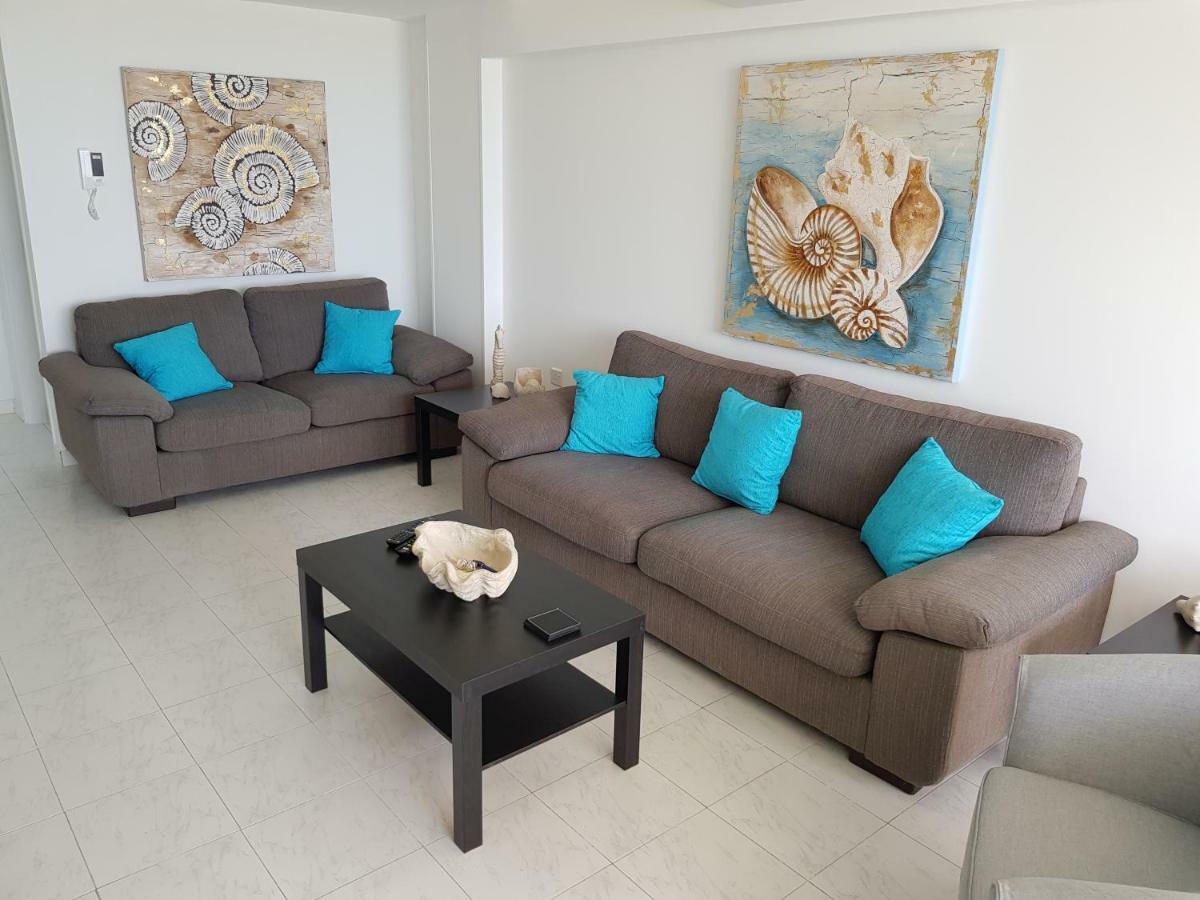 Haig'S Dream Flat On The Beach Larnaca Exterior photo
