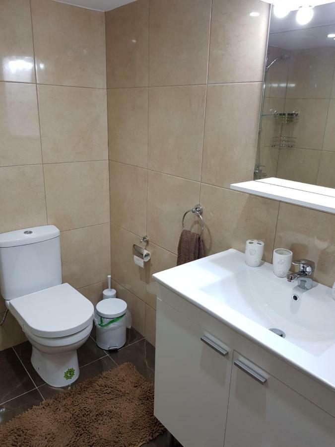 Haig'S Dream Flat On The Beach Larnaca Exterior photo