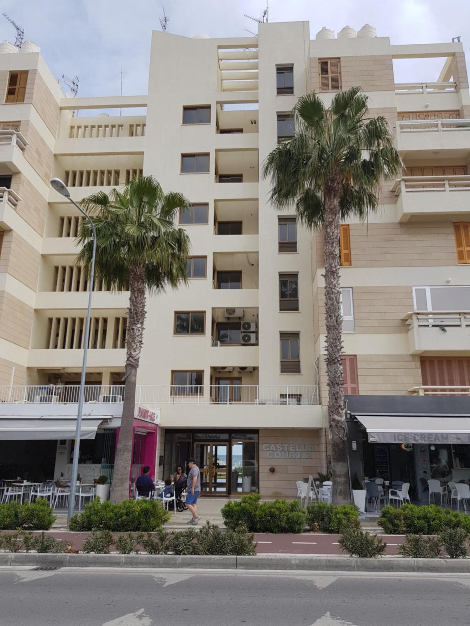 Haig'S Dream Flat On The Beach Larnaca Exterior photo
