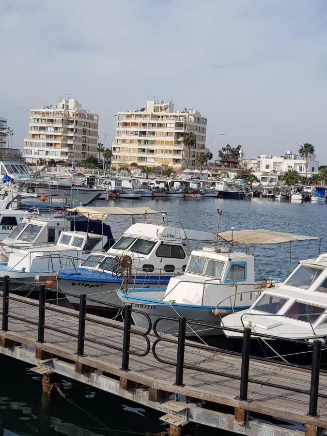 Haig'S Dream Flat On The Beach Larnaca Exterior photo